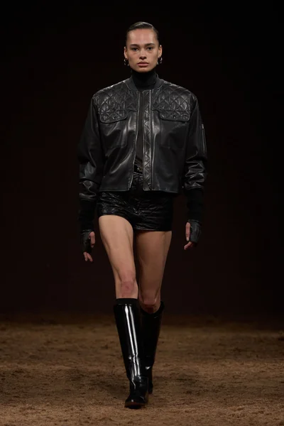 Look 35